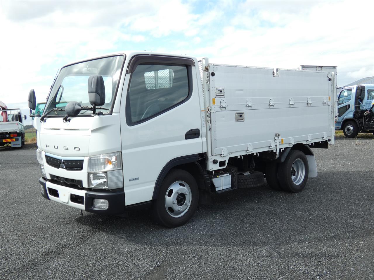 2017 Mitsubishi Canter