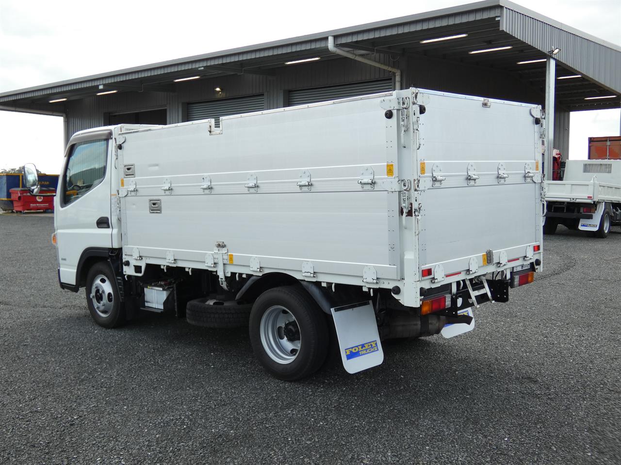 2017 Mitsubishi Canter