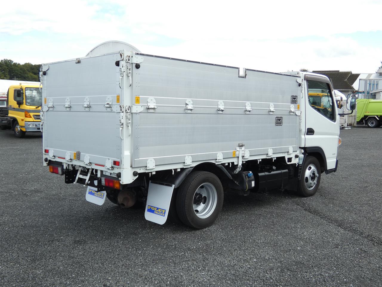 2017 Mitsubishi Canter