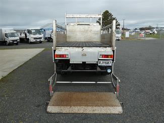 2015 Mitsubishi Canter - Thumbnail