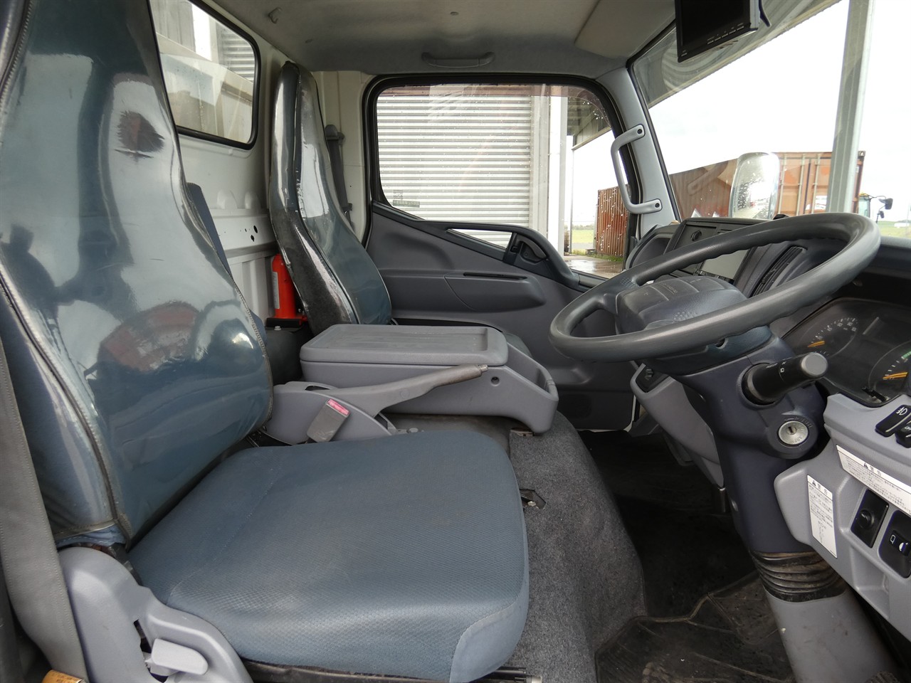 2015 Mitsubishi Canter