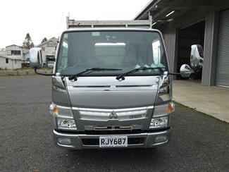 2015 Mitsubishi Canter - Thumbnail