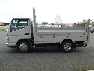 2015 Mitsubishi Canter - Thumbnail