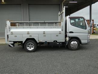 2015 Mitsubishi Canter - Thumbnail