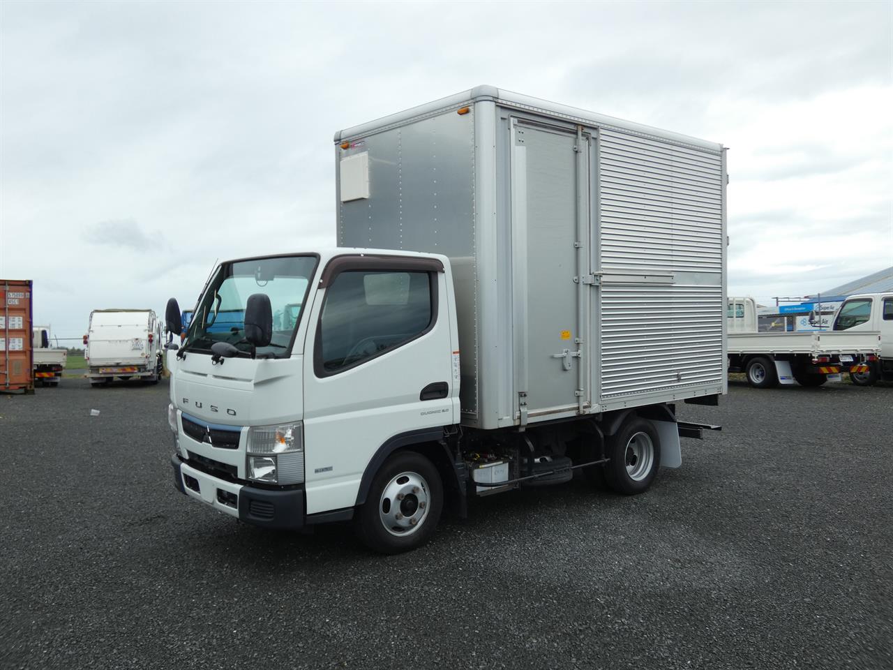 2016 Mitsubishi Canter