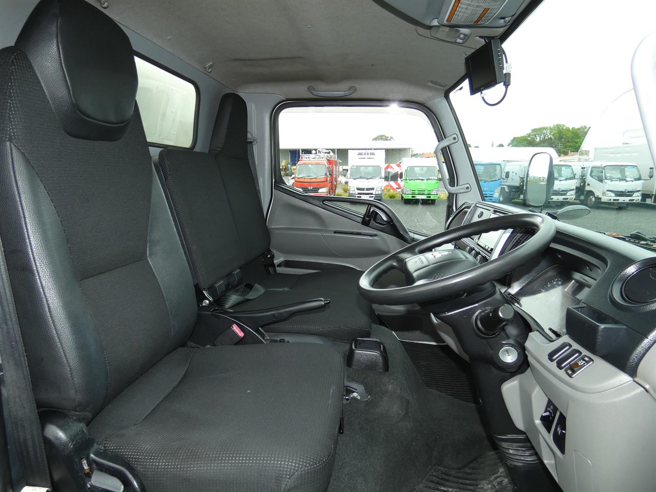 2016 Mitsubishi Canter