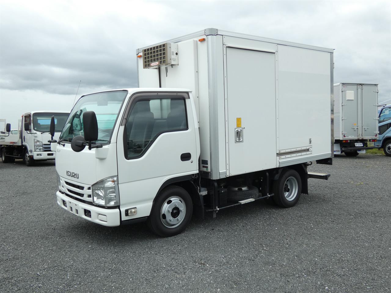 2016 ISUZU ELF