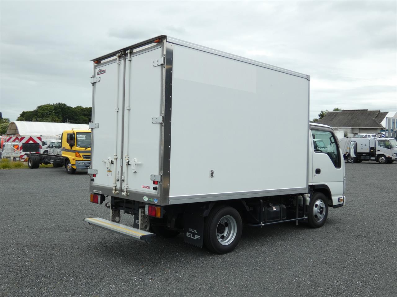 2016 ISUZU ELF