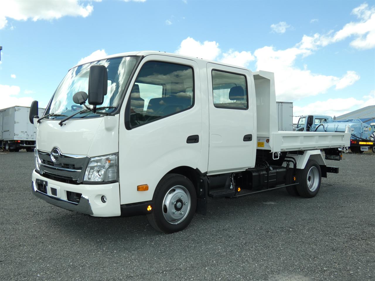 2023 Hino Dutro