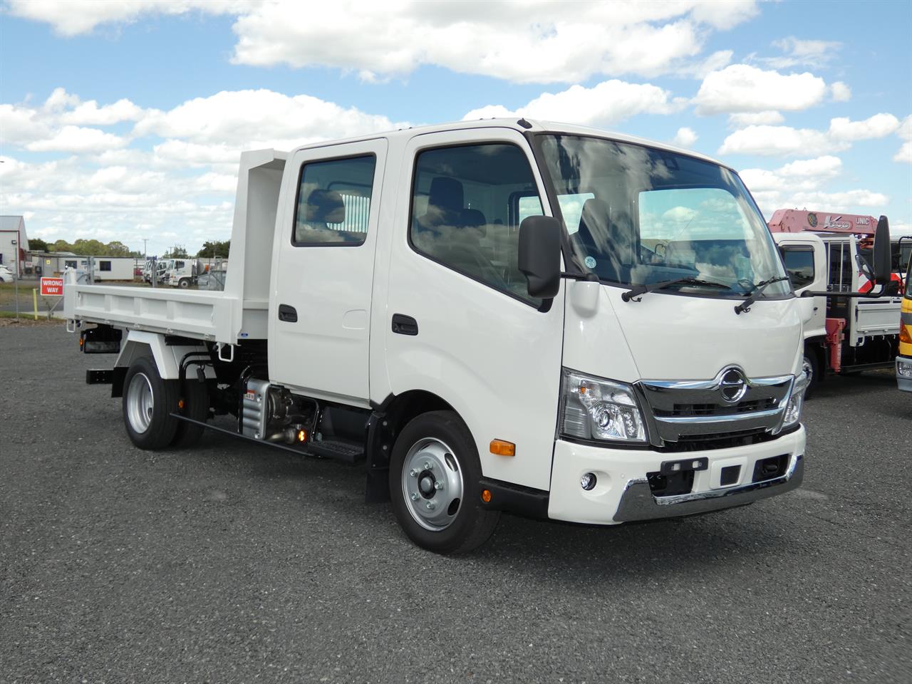 2023 Hino Dutro