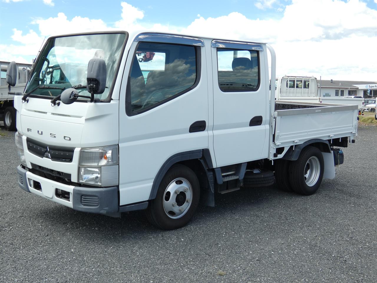 2014 Mitsubishi Canter