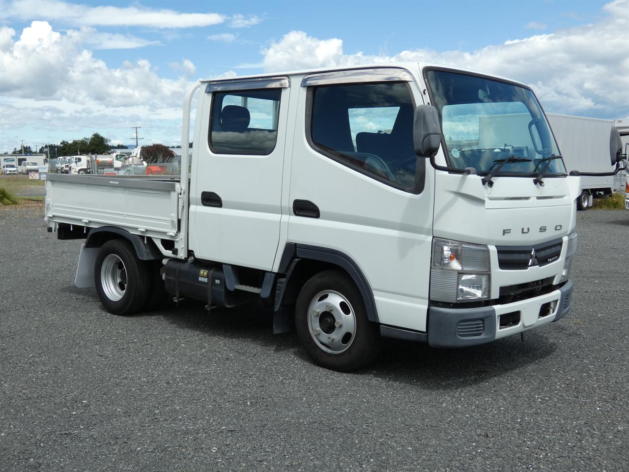 2014 Mitsubishi Canter