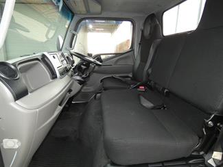 2017 Mitsubishi Canter - Thumbnail