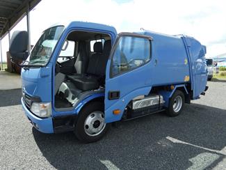 2016 Hino Dutro - Thumbnail