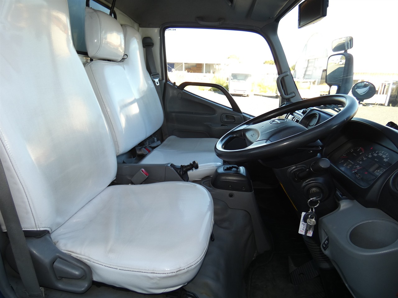 2015 Hino Dutro