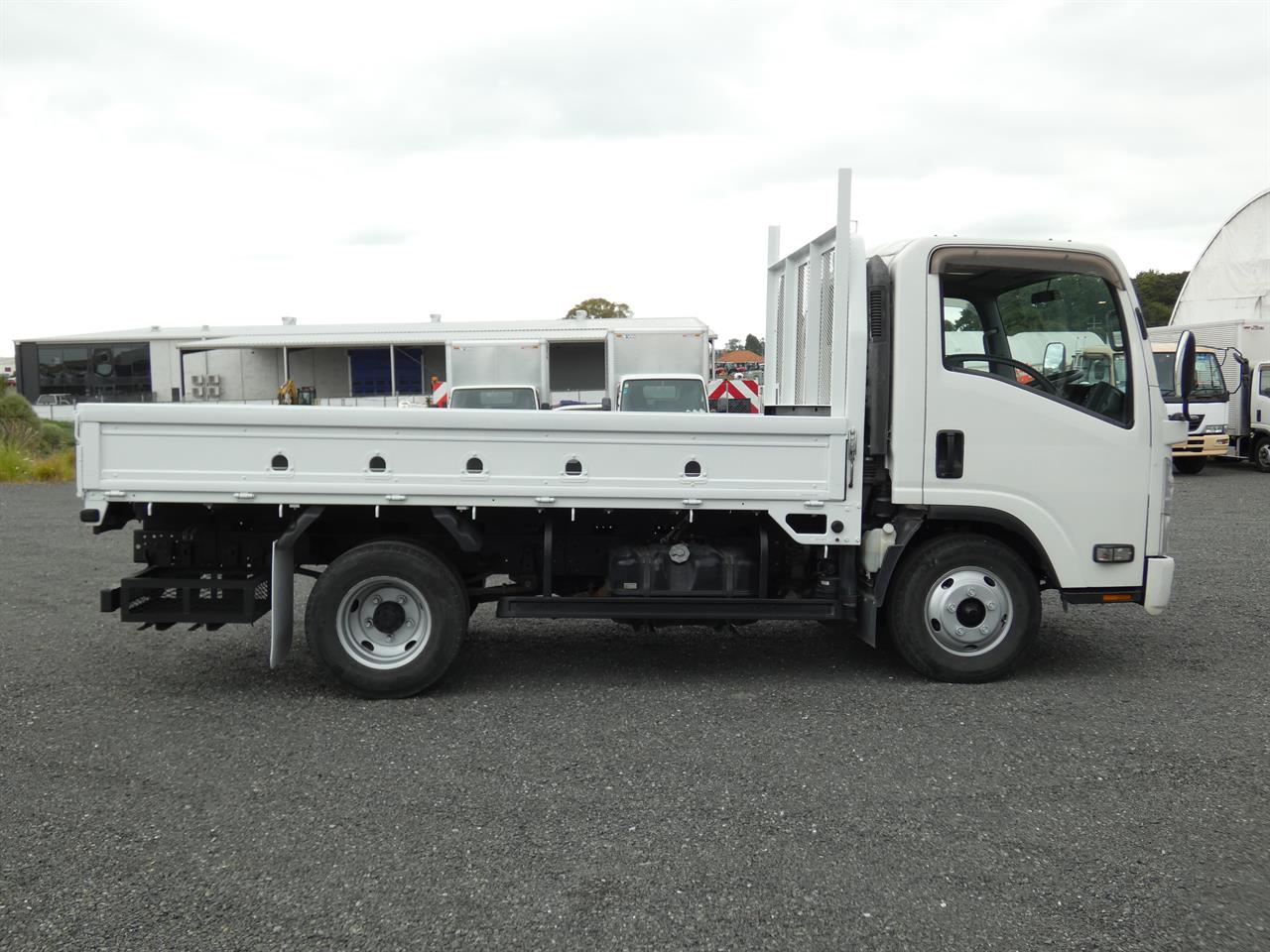 2016 ISUZU ELF