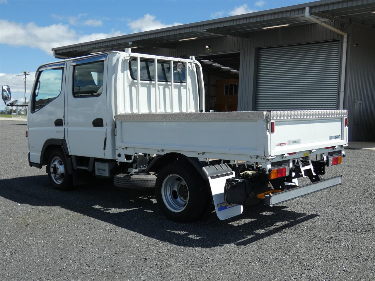 2014 Mitsubishi Canter