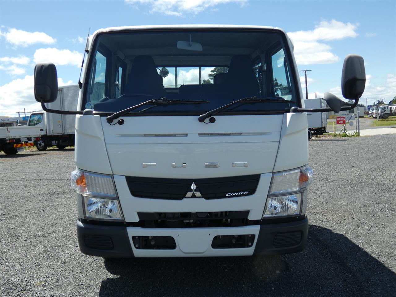 2014 Mitsubishi Canter